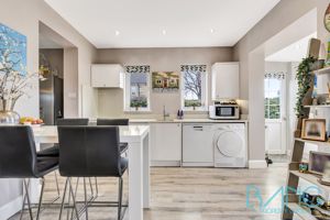 Photo 25- click for photo gallery